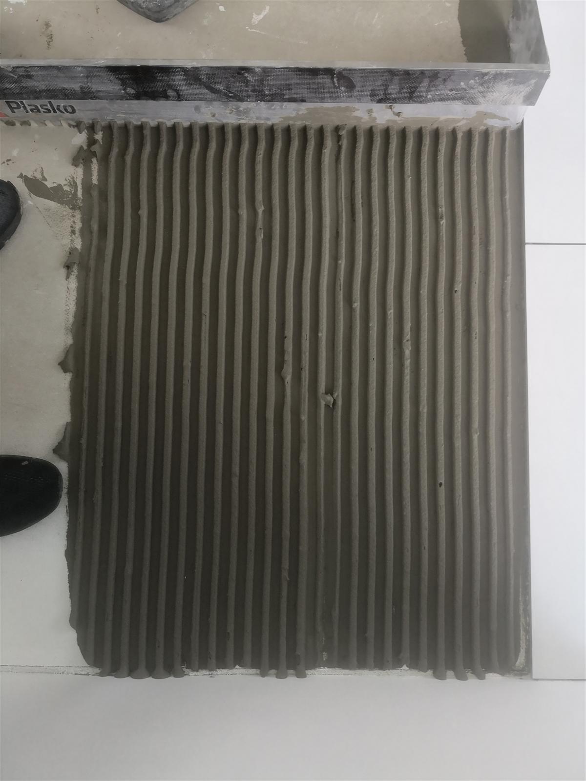 Wykończenie domu — białe płytki polerowane — zdjęcie 36